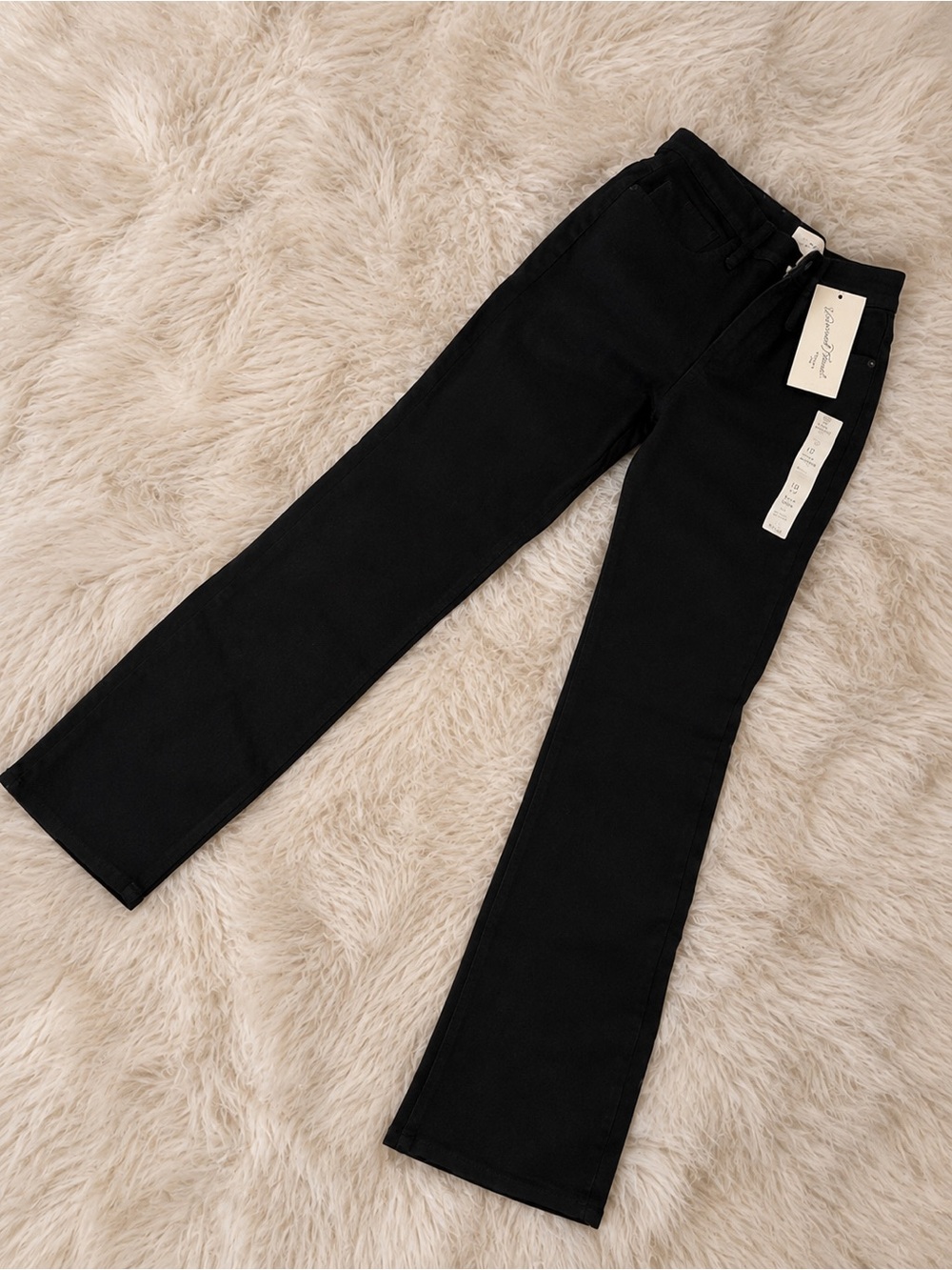 Women’s Black Straight-Leg Jeans